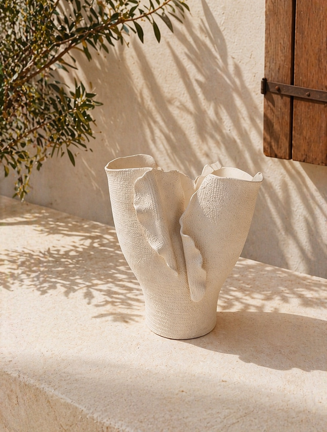 CLAIR & CHIC Handmade Ceramic Vase - ZZ24001