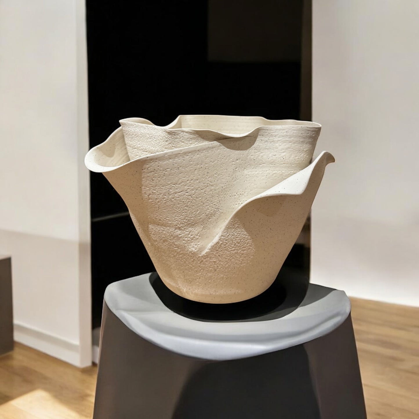 CLAIR & CHIC Handmade Ceramic Vase - JD25015