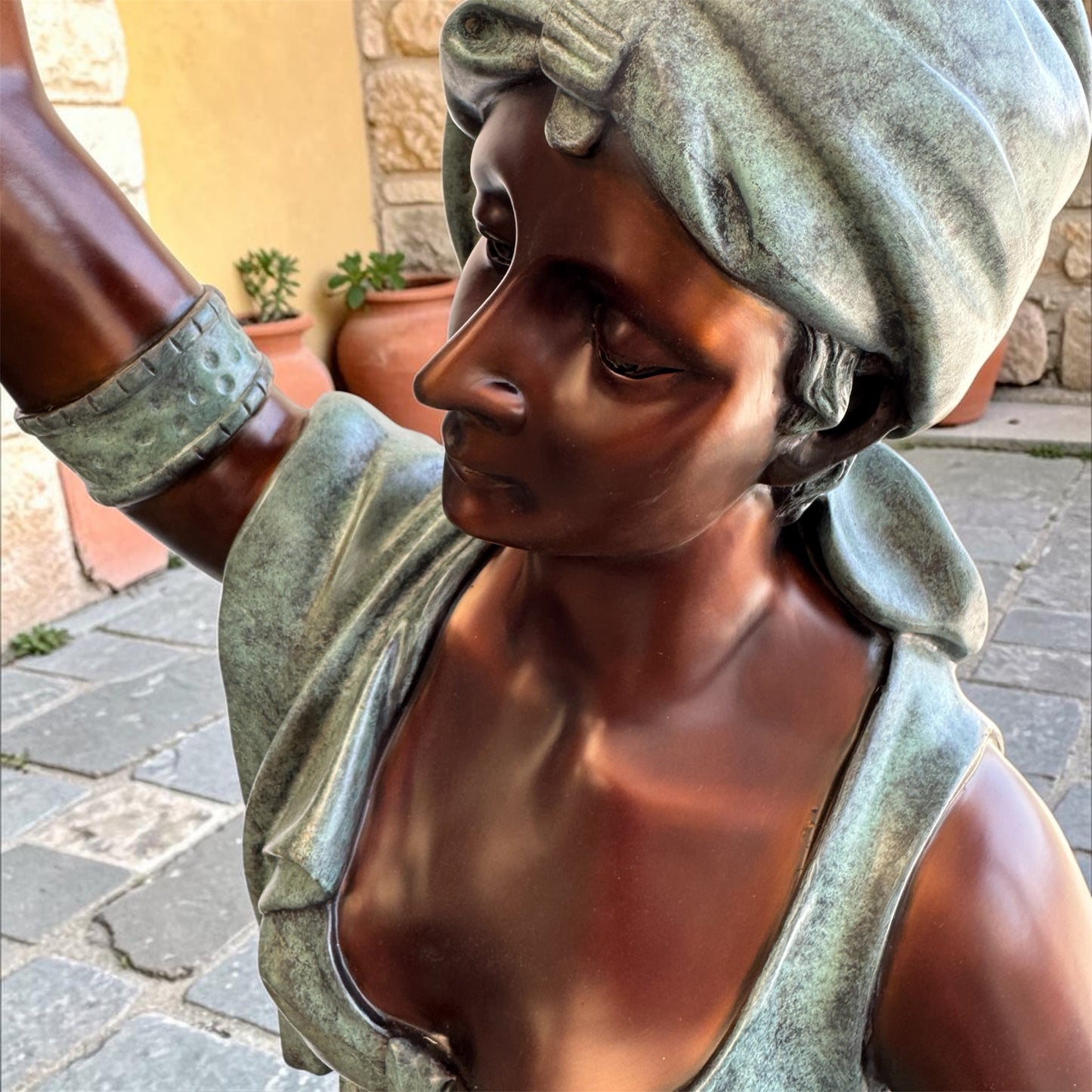 Giovanni Handmade Life Size Female Figure stand Right Hand Light  Bronze HXL-241MJ-RD , 60x60x220 cm